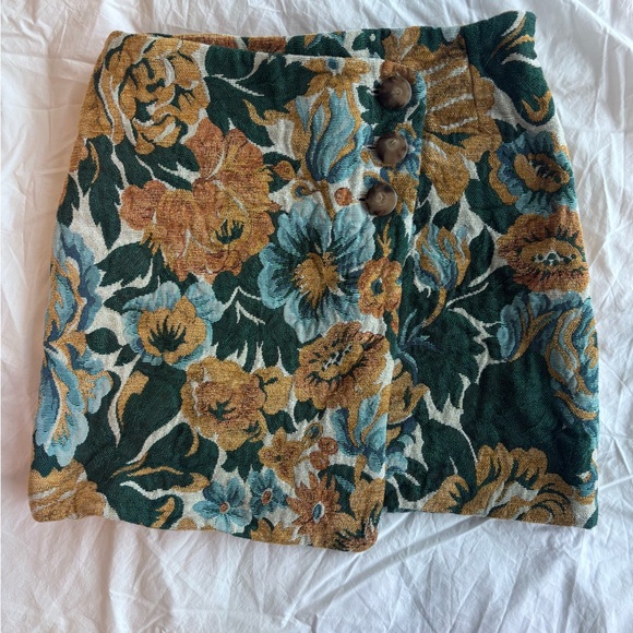 SOLD EUC Sézane Peter Skirt in Garden Flowers Size 4/36 - Picture 6 of 10
